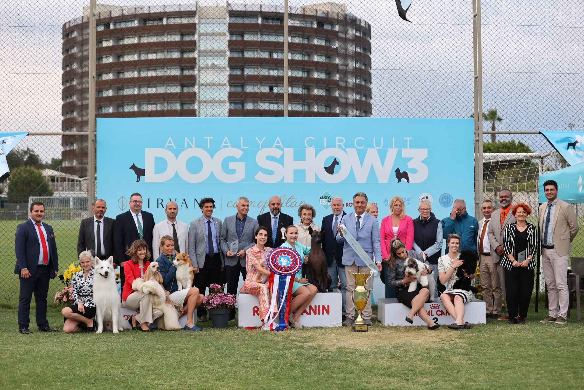 Nirvana Cosmopolitan, köpek dostlarını bir araya getirdi