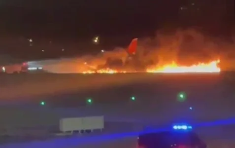 Antalya Havalimanı'na inen uçakta yangın çıktı: 89 yolcu felaketten kurtuldu
