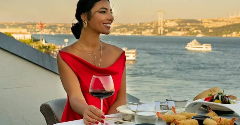 İncili Gastronomi Rehberi’nden Shang Palace’a dört inci