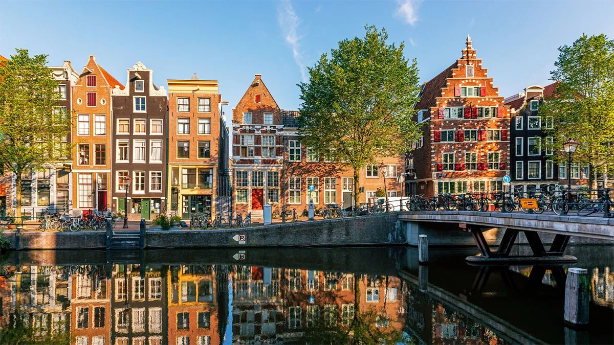 Amsterdam, turizm kirliliği ile mücadele için hangi önlemleri alıyor?