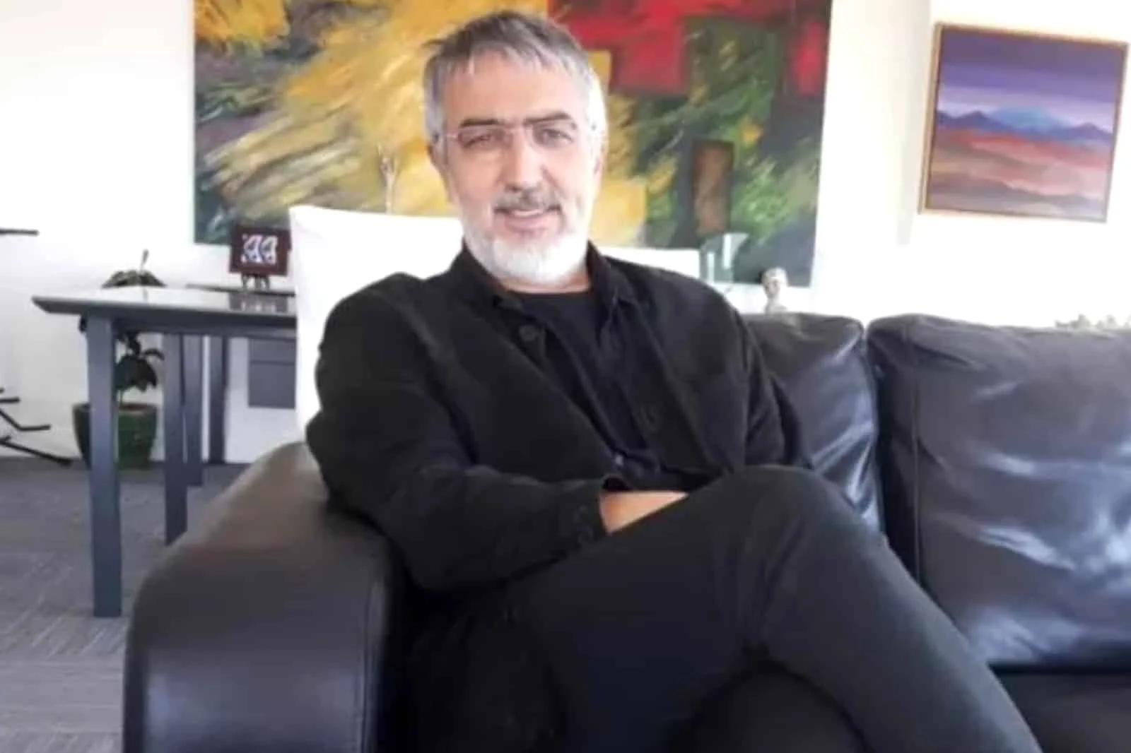Eski Kültür ve Turizm Bakanı Erkan Mumcu, 178 milyon TL’ye otel yapacak