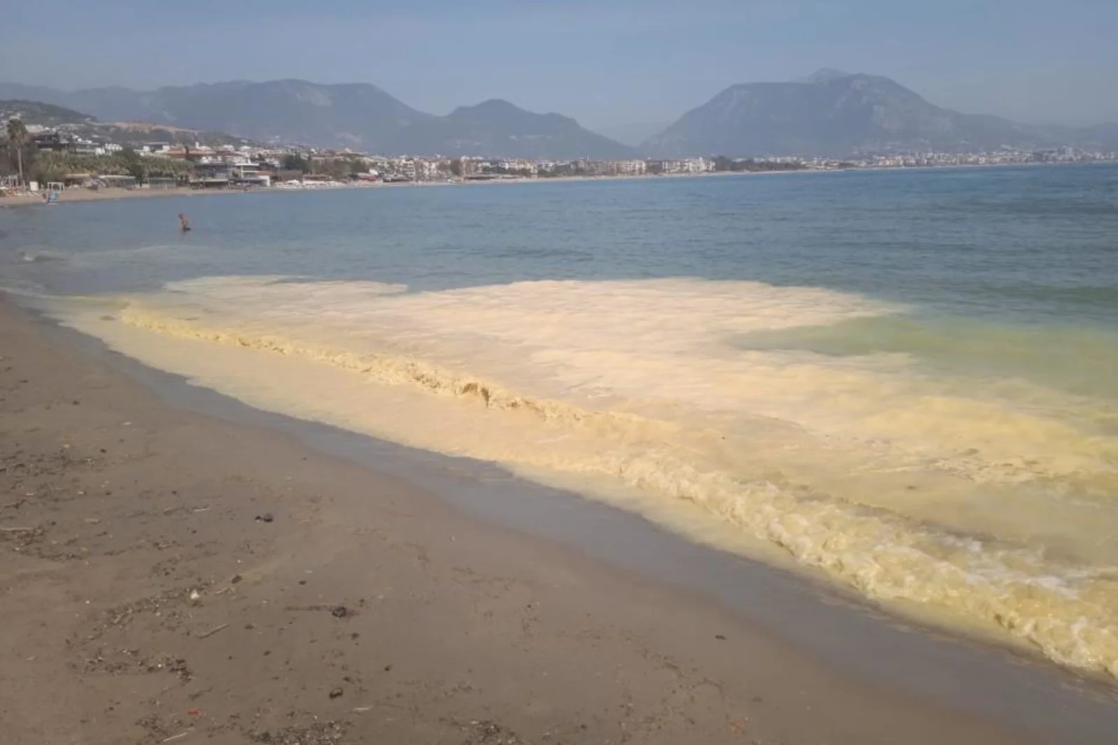 Antalya’da sezon öncesi denizin durumu turizmcileri endişelendirdi