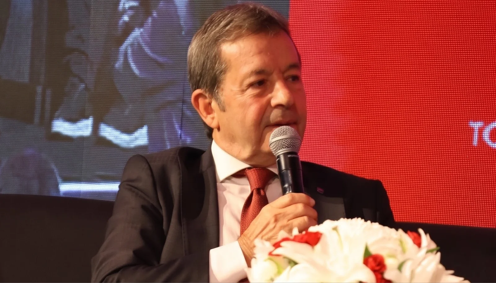Cüneyt Kuru: “Zor koşullarda yaşayan bir turizm çalışanından yüksek hizmet kalitesi beklenemez”