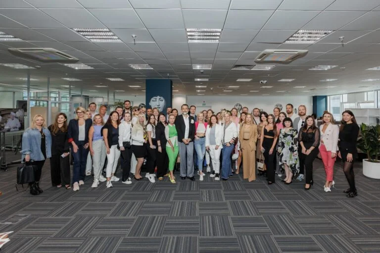 Loti, yeni ofisinin açılışında Moskova’da acenteleri ile bir araya geldi