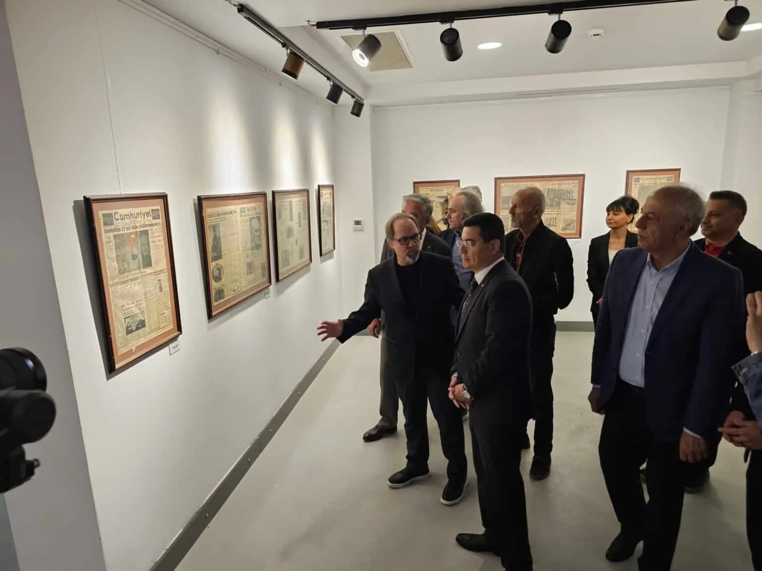 Turizm Yazarı Halil Öncü’nün Basında 10 Kasım Sergisi, Modern Sanatlar Galerisi’nde