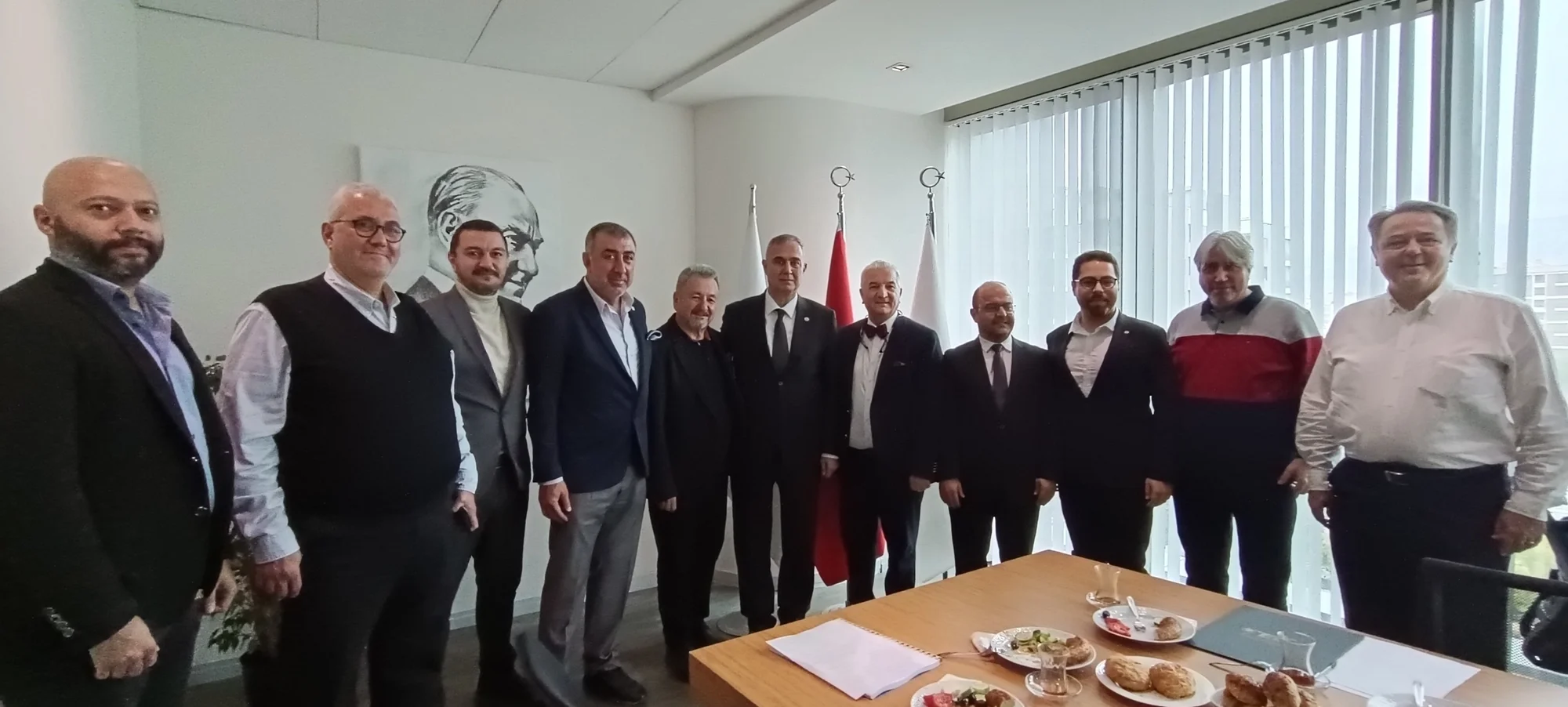 Sururi Çorabatır, bu kez milletvekili kimliğiyle Egeli turizmcileri ziyaret etti