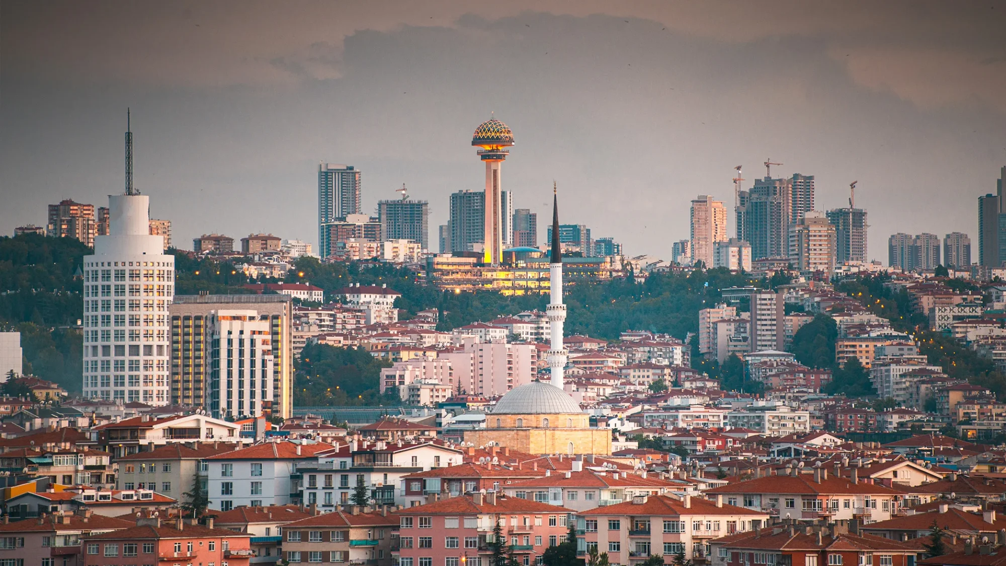 Ankara, yarın NATO tarihinin en kapsamlı zirvelerinden birine ev sahipliği yapacak