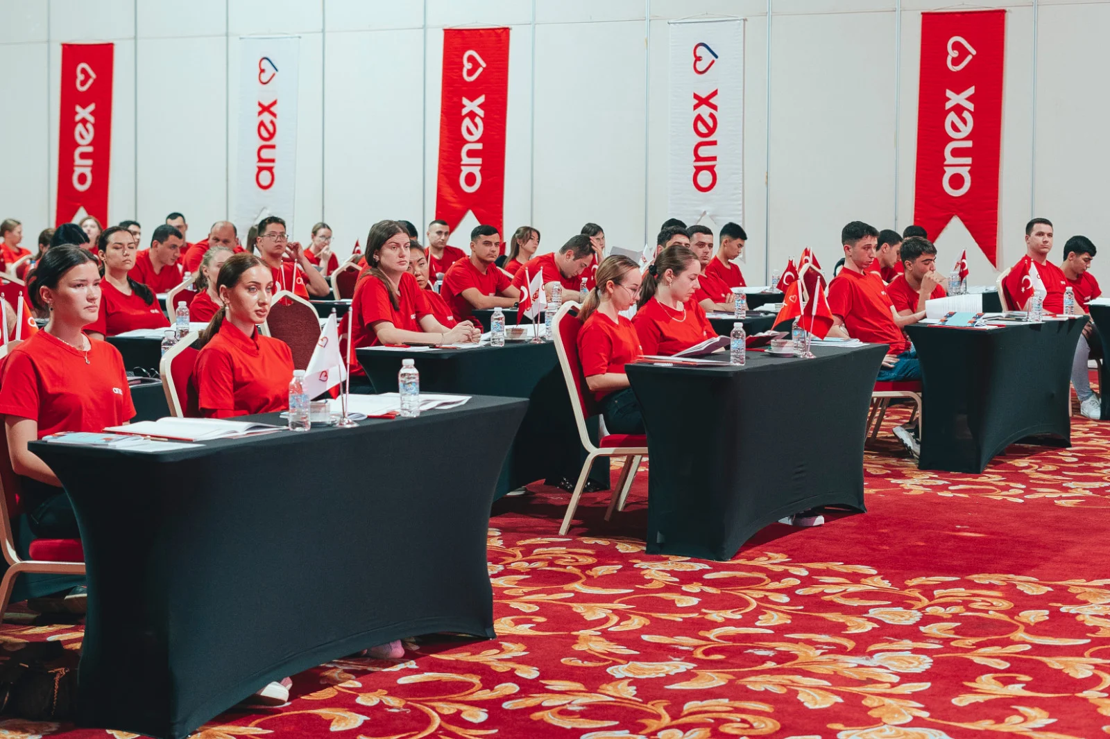 Anex Tour, misafir memnuniyeti için 700 rehberini Antalya’da eğitime aldı