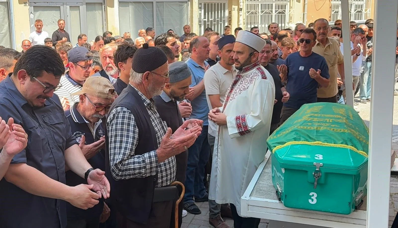 Otel lojmanında çıkan yangında ağır yaralanan iki stajer öğrenci hayatını kaybetti