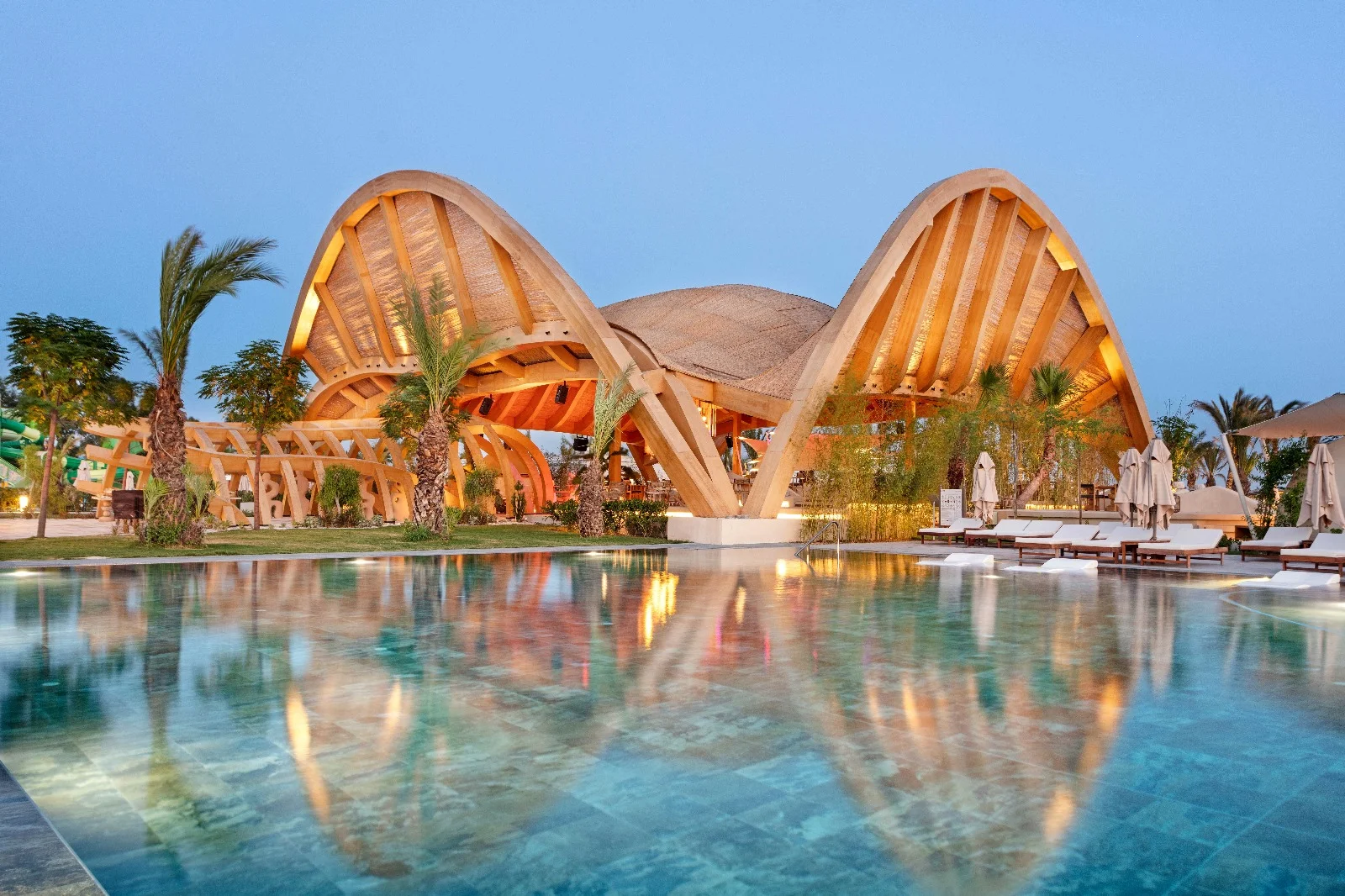 Cullinan Belek’te ikonik buluşma noktası Galapagos Beach Club