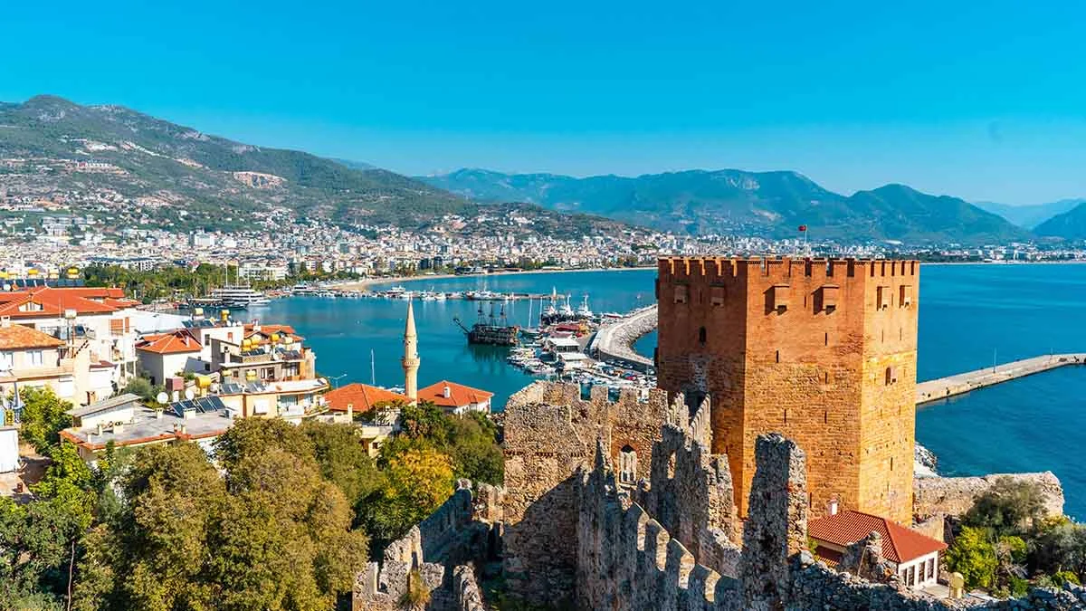 Alanya'yı sadece deniz turizmiyle değil, dört mevsim spor turizmiyle de tanıtacağız