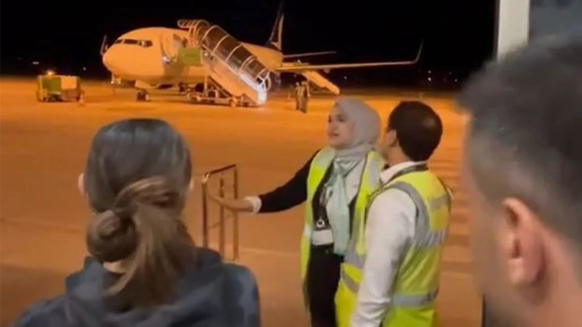 A Jet pilotu "Uçuş sürem doldu" dedi, sefer ertelendi