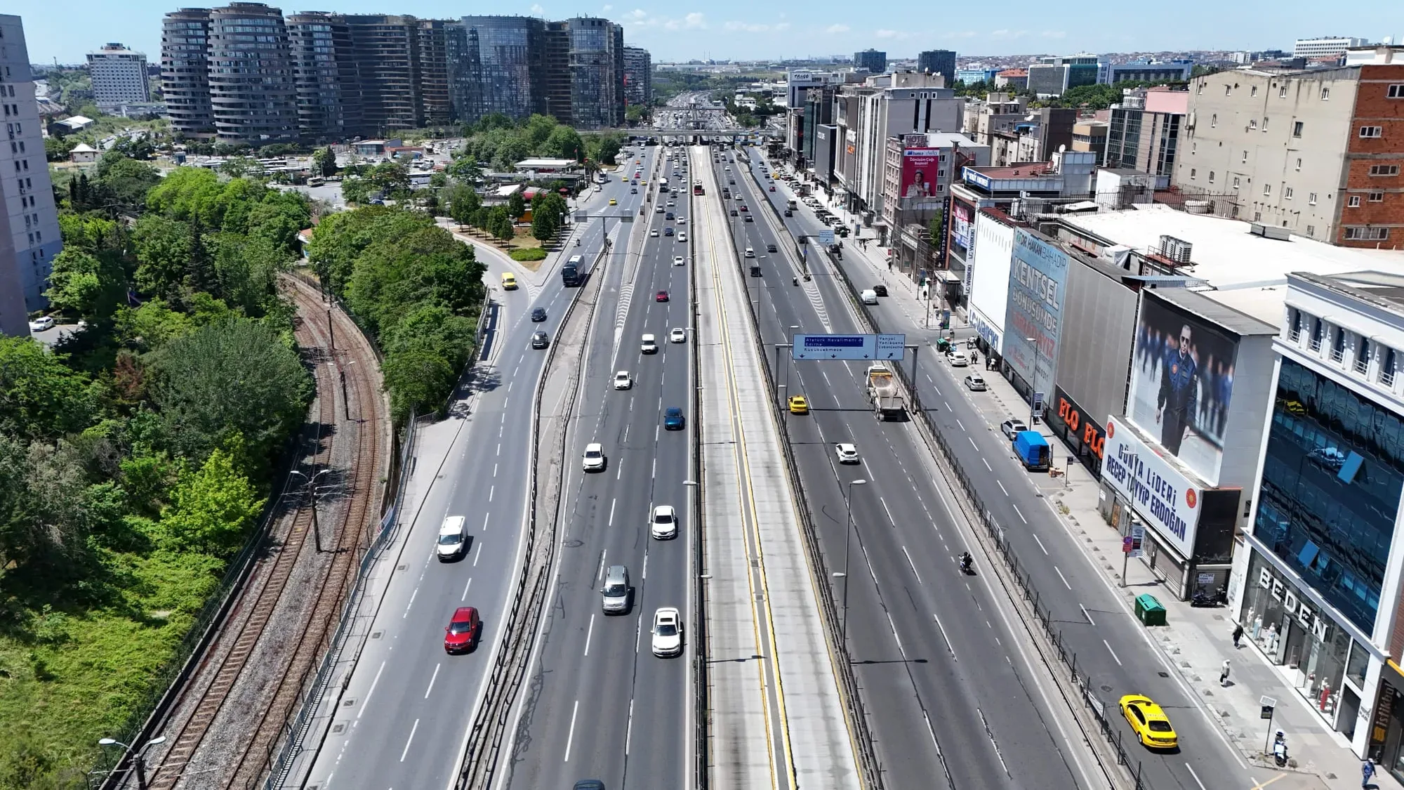 Bayram tatili İstanbul'u boşalttı: Trafik yoğunluğu yüzde 30