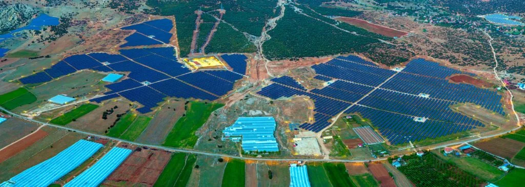 Gloria Hotels & Resorts, Özaltın Elmalı GES Projesi ile enerjisinin güneşten alıyor