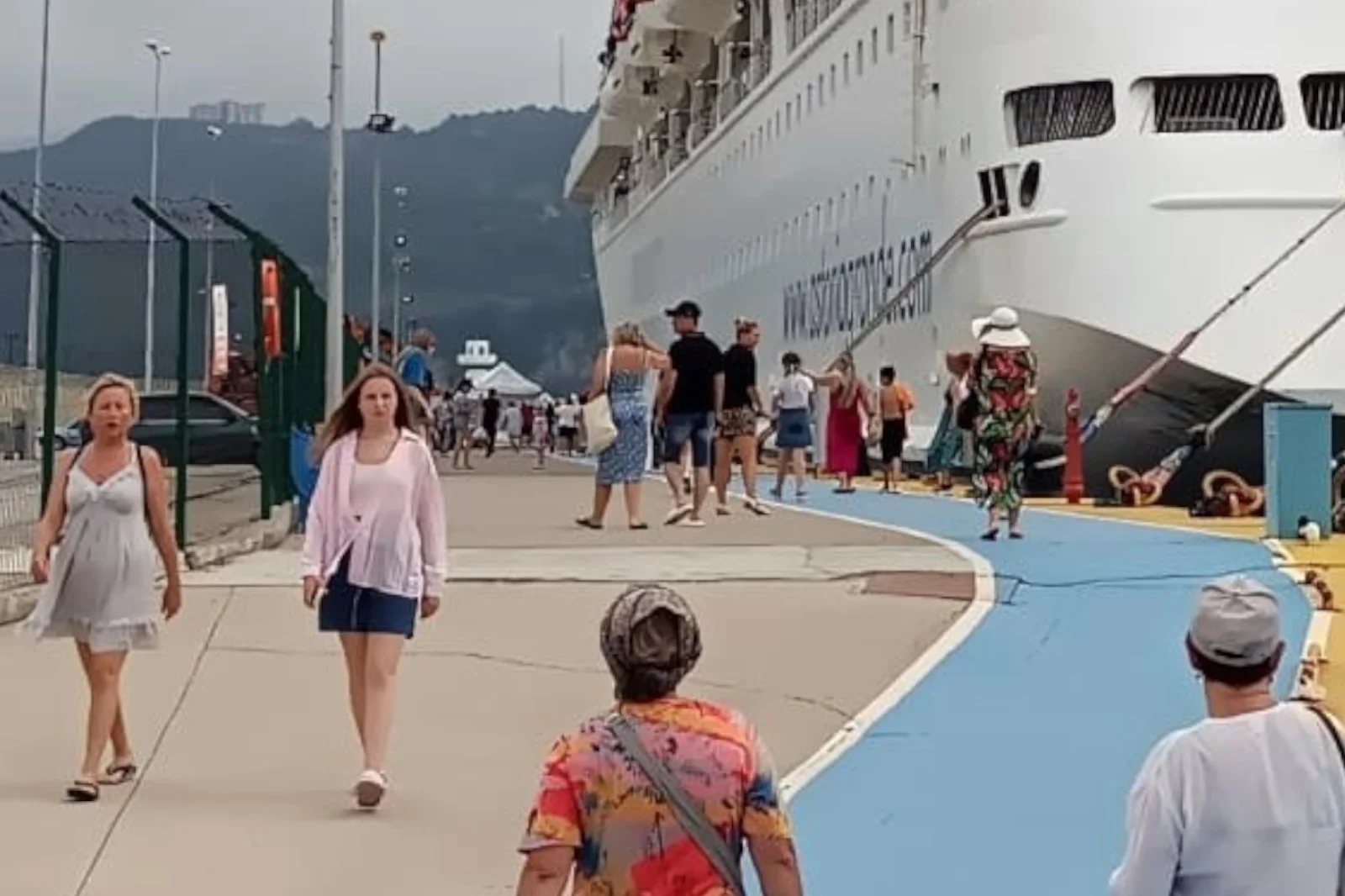 Rus turistler Amasra'yı çok sevdi, Amasra da Rus turistleri