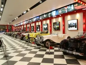 Türkiye'nin en büyük klasik otomobil müzesi Key Museum'da