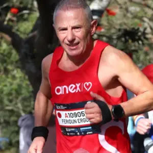 Antalyalı turizmci, Sydney Maratonu’nda vefat eden arkadaşı için koştu