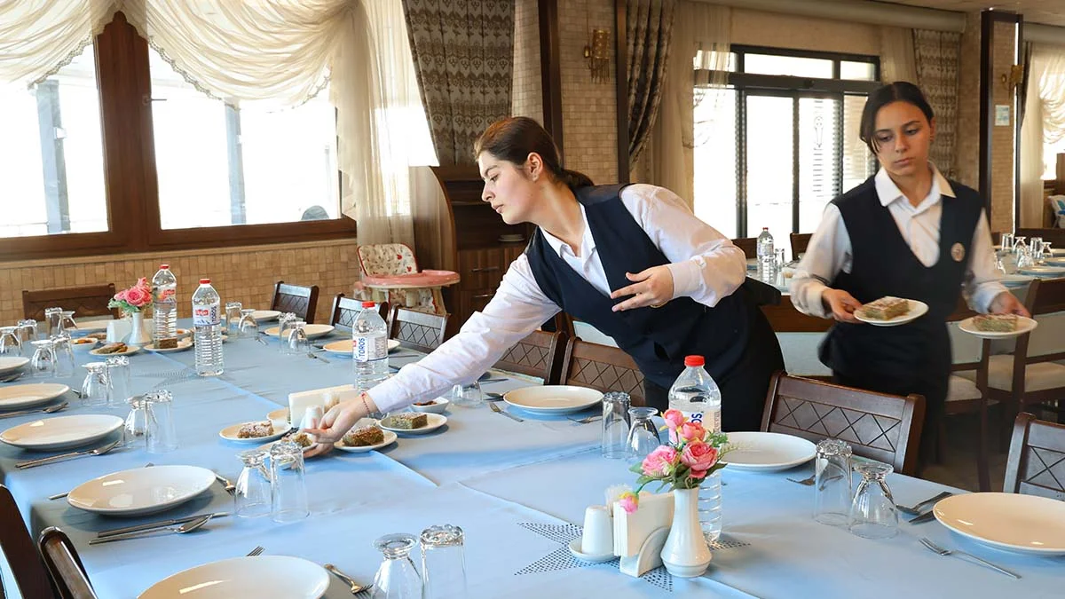 Bu otel, turizm sektörünün ara eleman sorununu çözüyor
