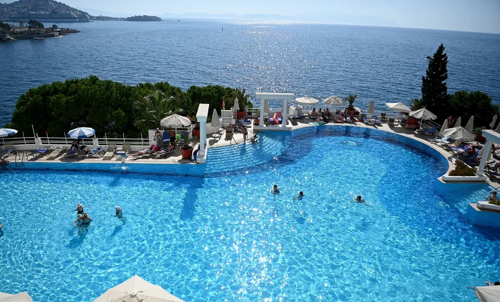 Kuşadası'da 4 uluslararası zincir otel ile 3 bin nitelikli yatak hizmete girecek 