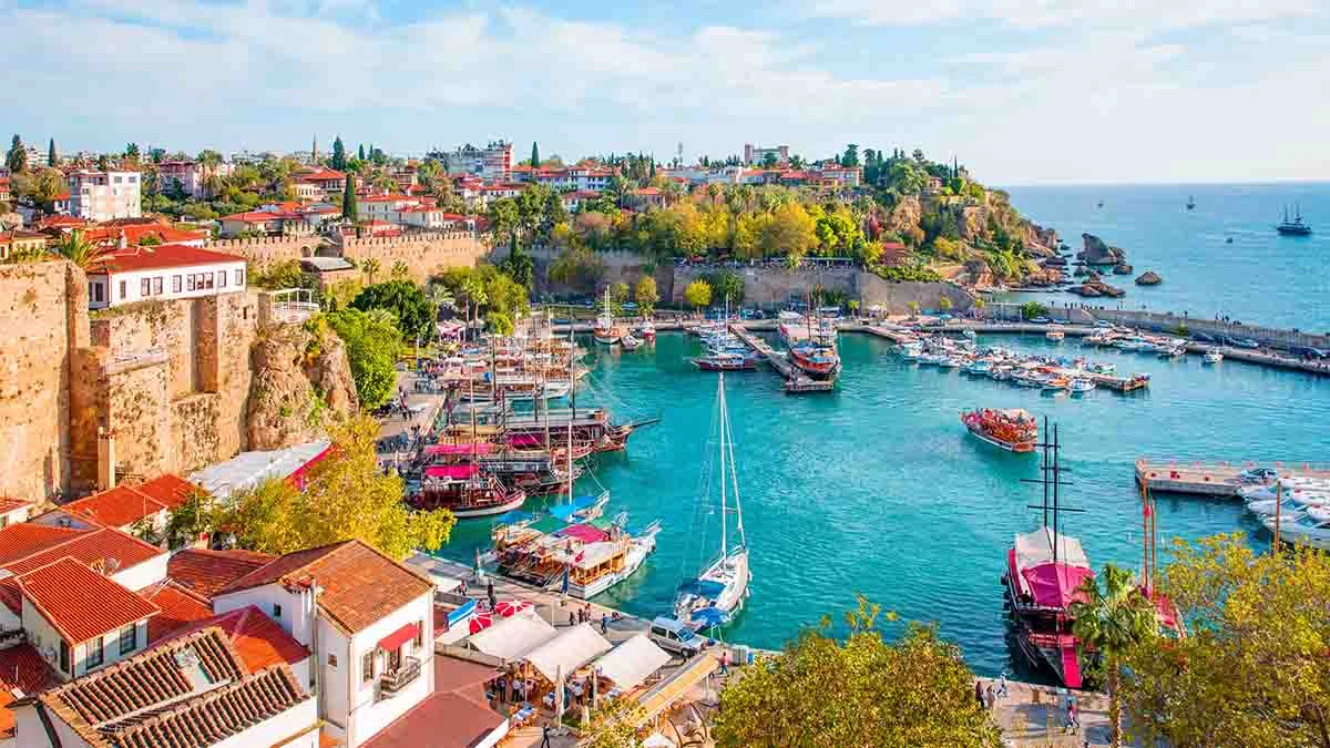 Turizmin başkenti Antalya, 2024’te 96 bin 618 kişi göç aldı