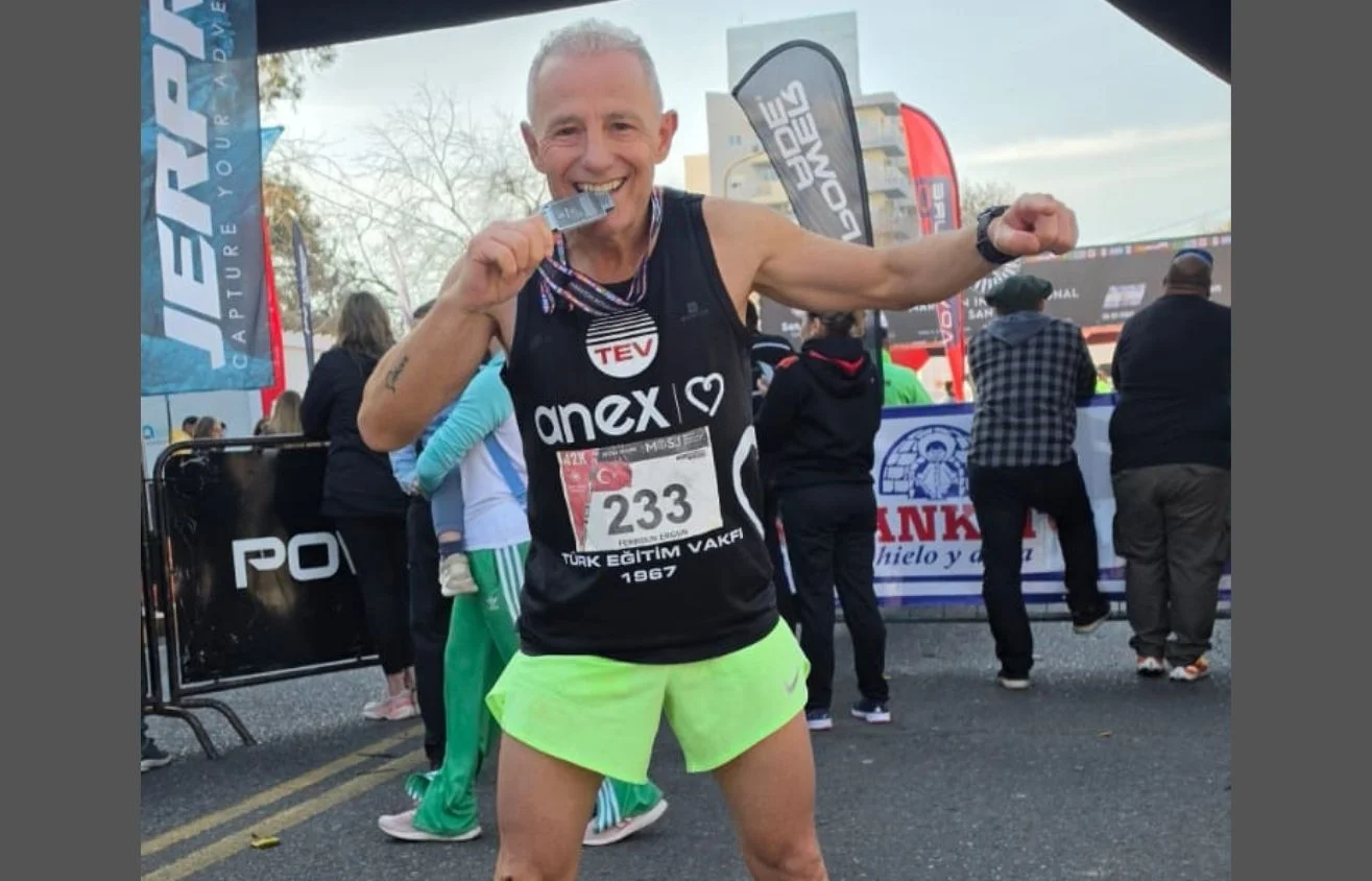 Miarosa Hotels Genel Koordinatörü Feridun Ergün, dünyanın diğer ucunda koştuğu maratonda ikinci oldu