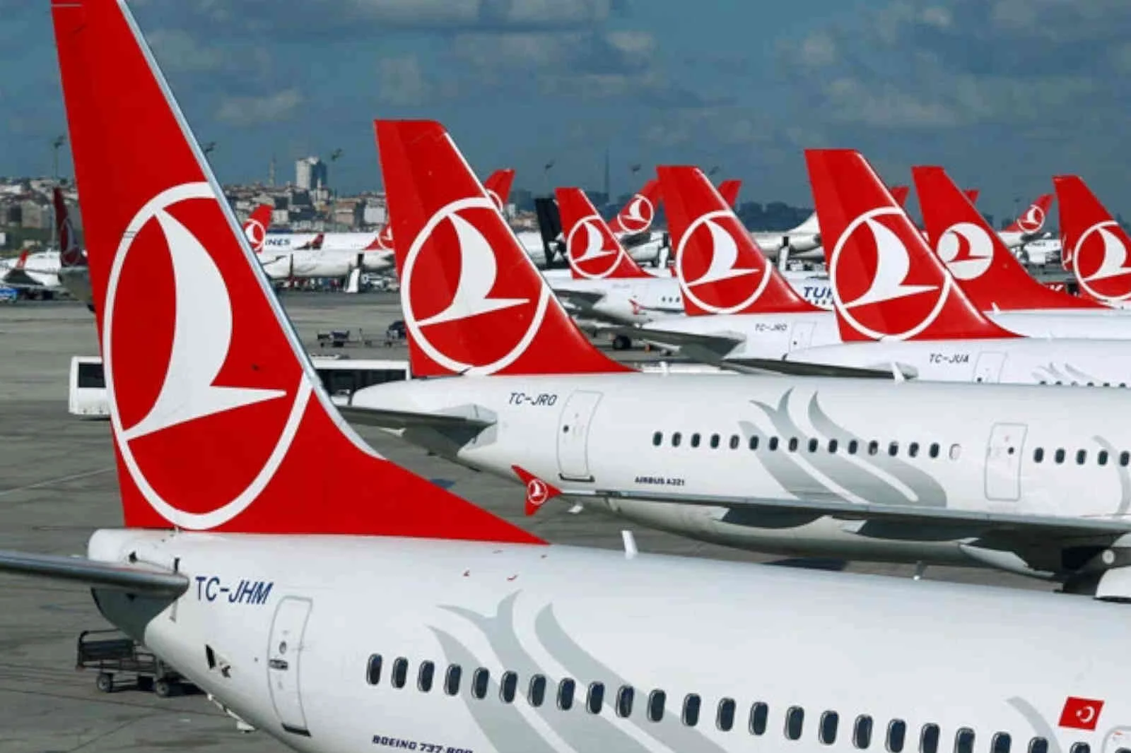 THY, depremin ardından iç hat bilet tavan fiyatını 2850 TL olarak açıkladı