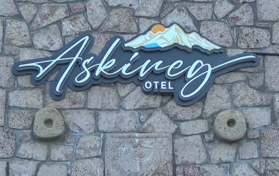 Gurbetçi iş insanı, 4 milyon Euro harcayıp köyüne 5 yıldız konforunda otel yaptı