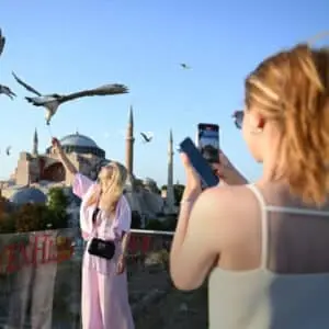 Günde 2 bin turist bu pozu vermek için sıraya giriyor