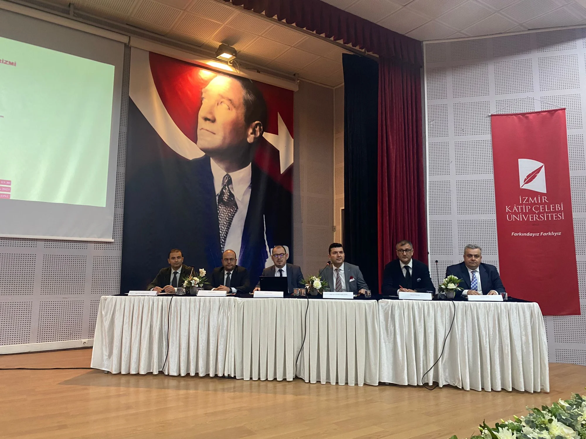 İKÇÜ Turizm Fakültesi’nden “Turizm Paneli”