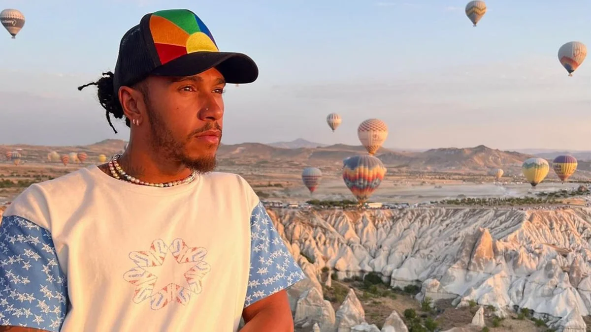 Formula 1’in şampiyonu Lewis Hamilton Türkiye’de!