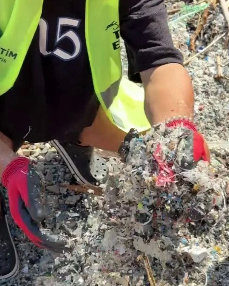 Ünlü turizm merkezimizde koylar, mikroplastik tehditi altında