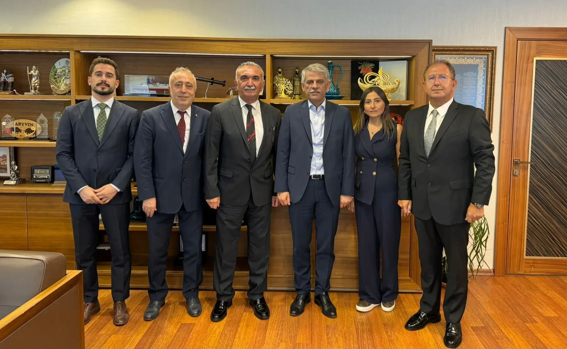 Turizm Mezunları Federasyonu, Turizmde Hizmet Yasası ve Turizmde İnsan Kaynakları Zirvesi'ni Turizm Bakanlığı'na taşıdı