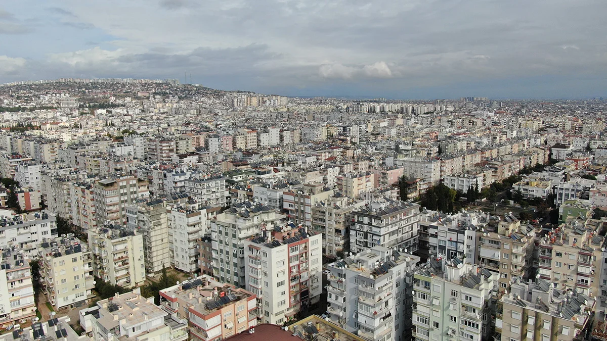 Antalya'da 2 bin yabancı vatandaş kayıt dışı emlakçılık yapıyor