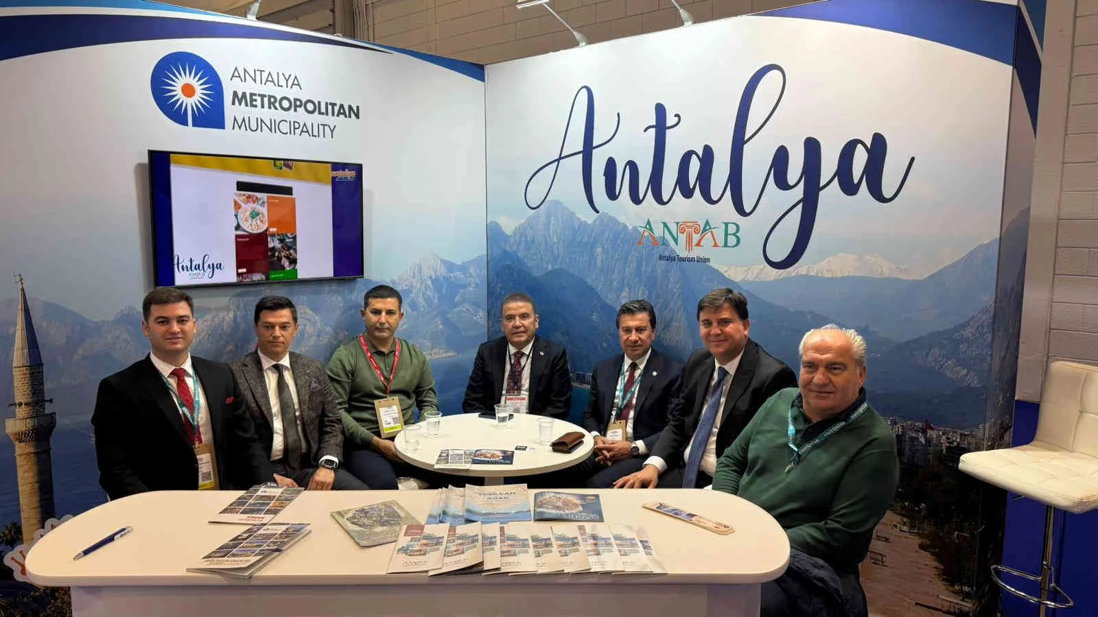 Antalya Büyükşehir Belediyesi, WTM Londra’da turizmcileri yalnız bırakmadı