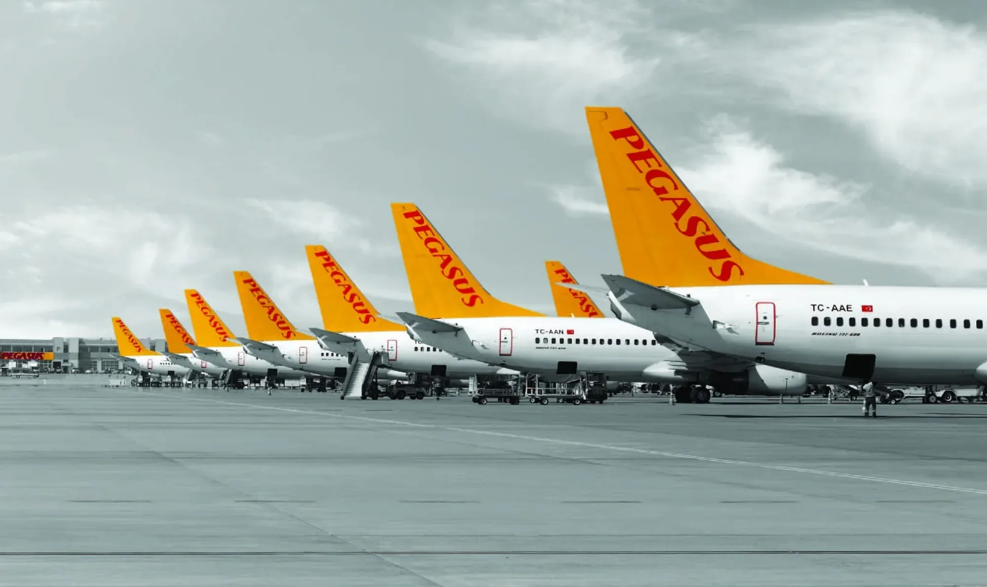 Pegasus, yolcu sayısı düşünce Karadağ uçuşlarını iptal etti