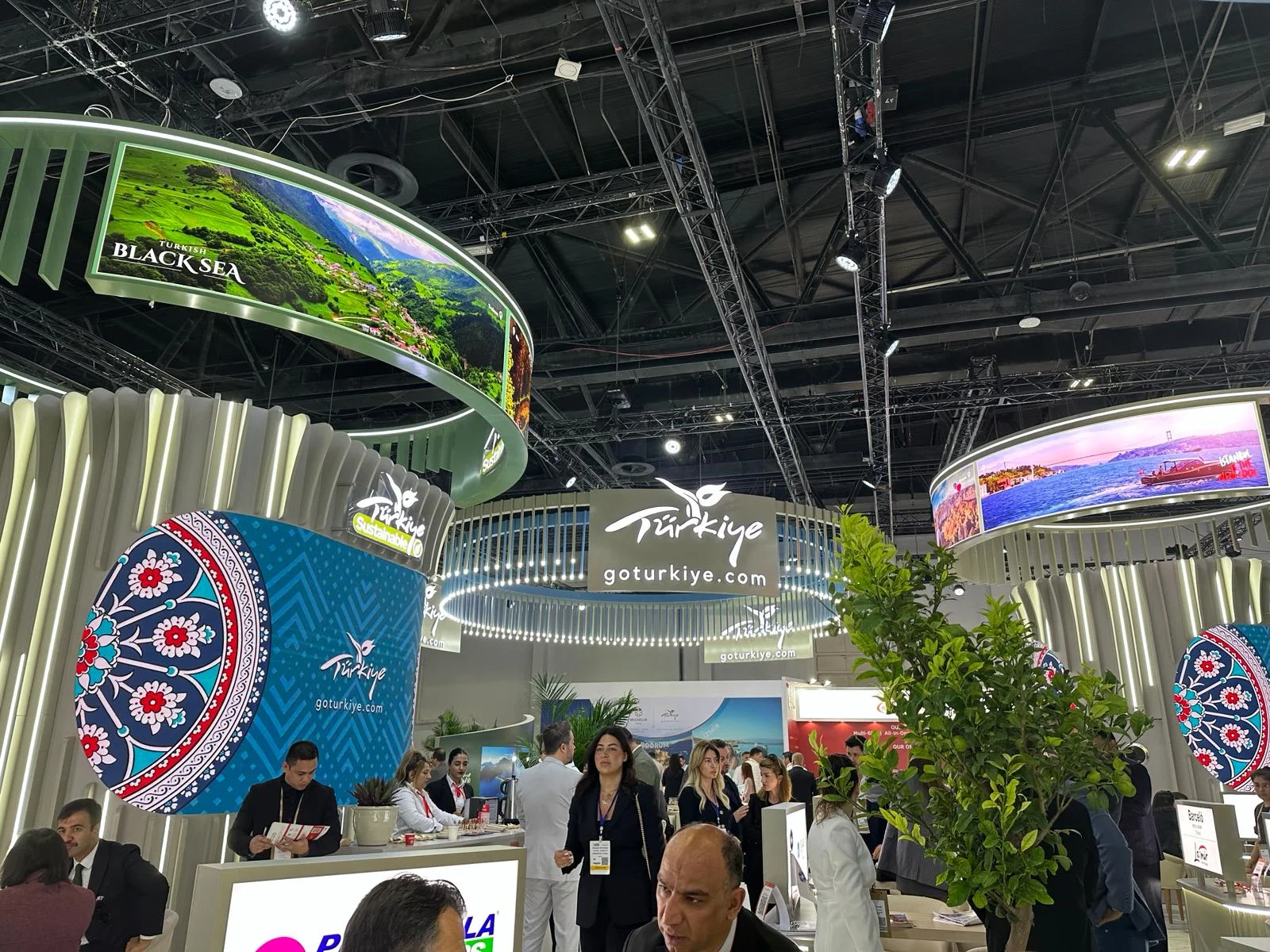 Turizmcilerimiz, Arabian Travel Market için Dubai’de