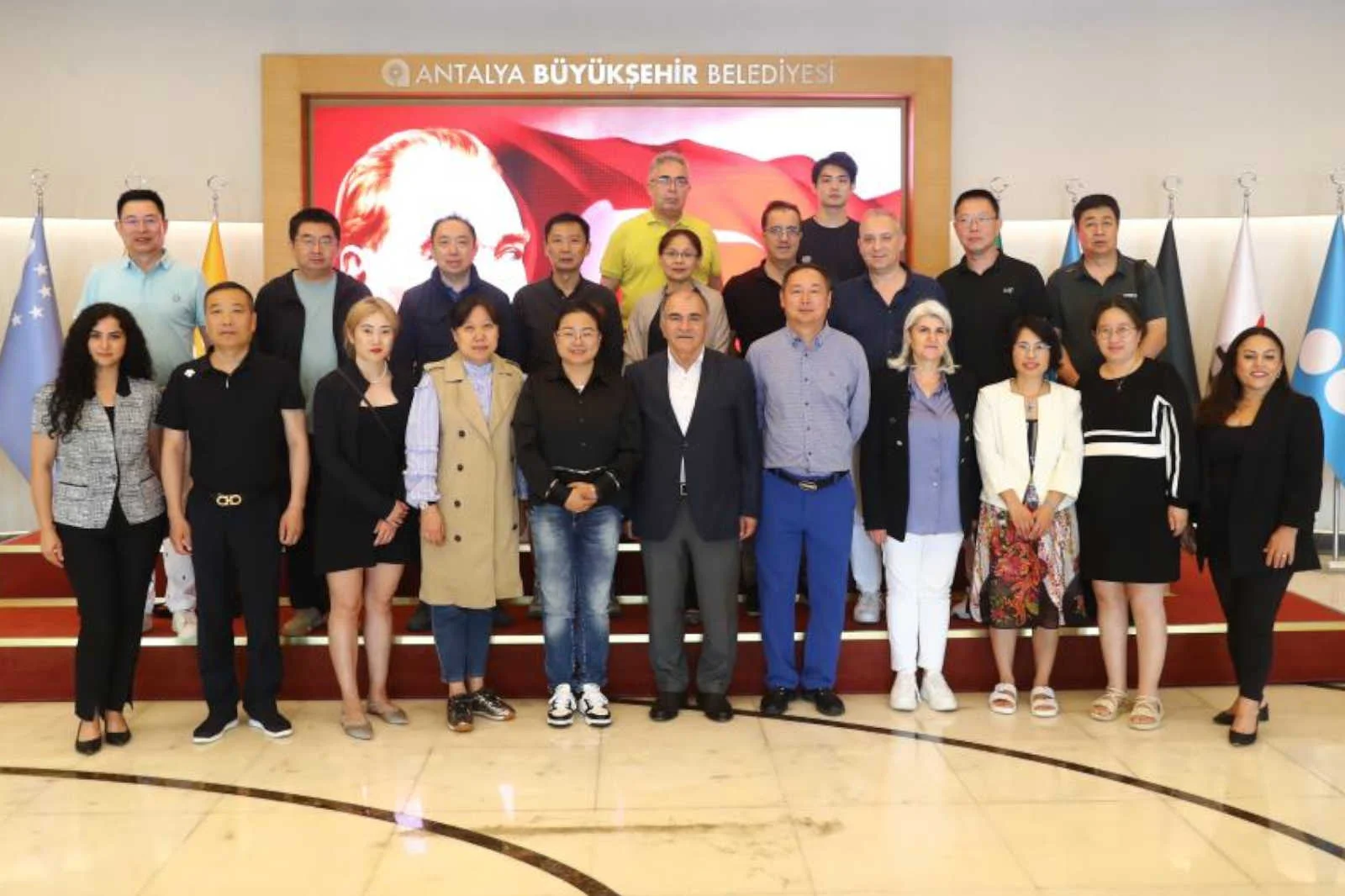 Çinli tur operatörleri Antalya’da