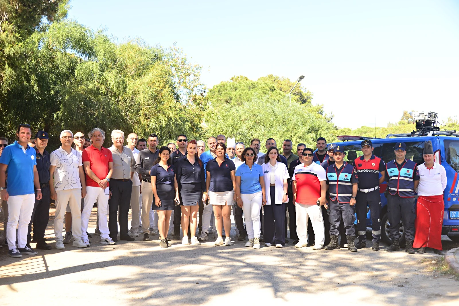 Antalya’da oteller el ele verdi Sorgun ormanını temizledi
