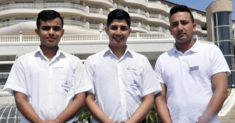 Nepal’den turizm sektöründe çalışmak için Antalya’ya geldiler
