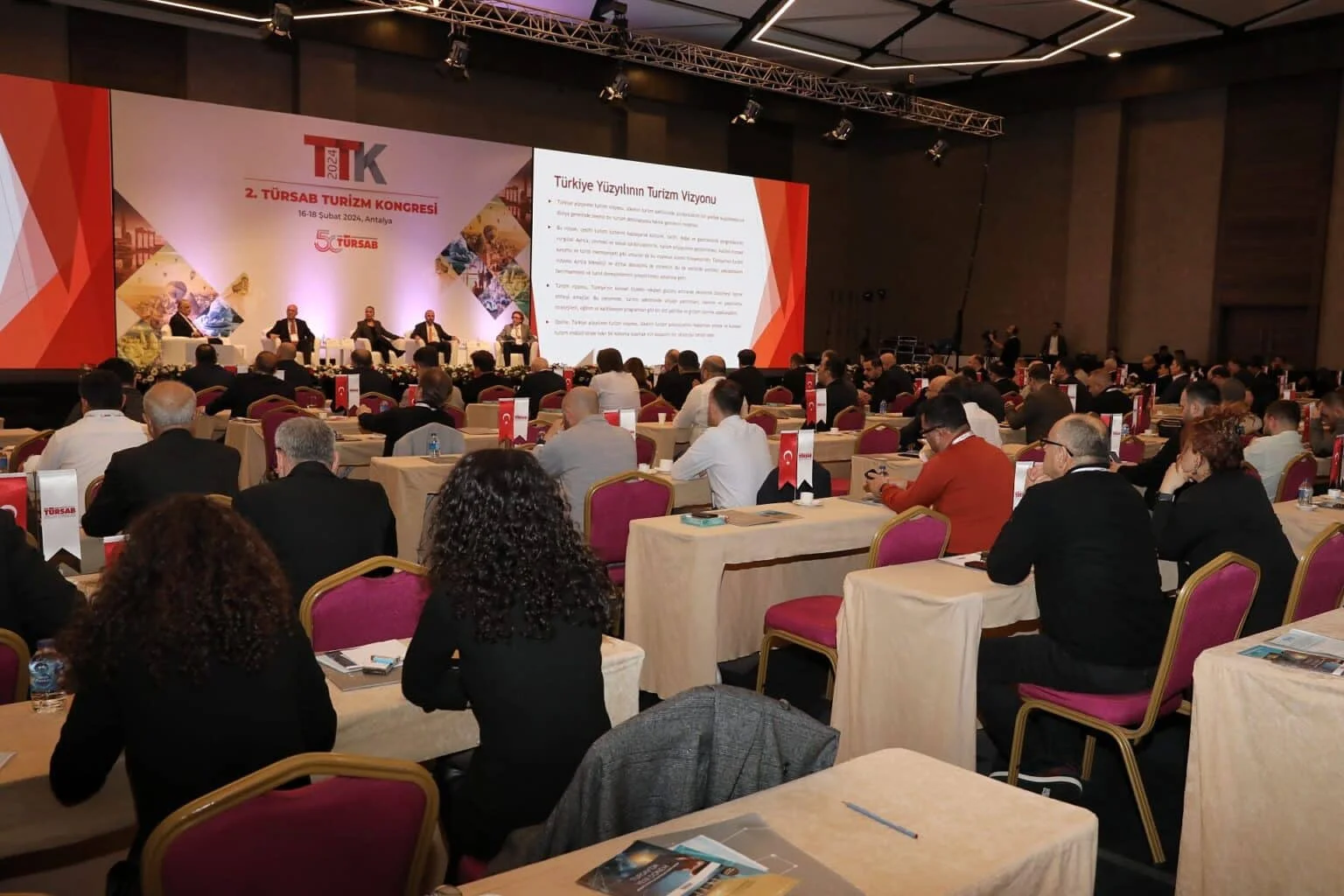 TÜRSAB Turizm Kongresi’de turizmin dünü, bugünü ve yarını konuşuldu
