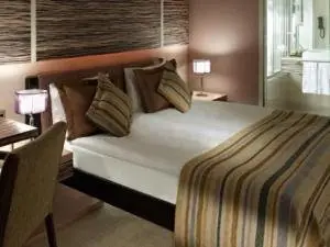 839 yeni otel gün sayıyor