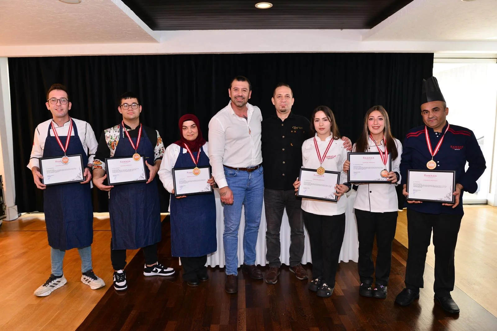 Ramada Plaza Antalya'nın genç aşçıları madalyaları topladı