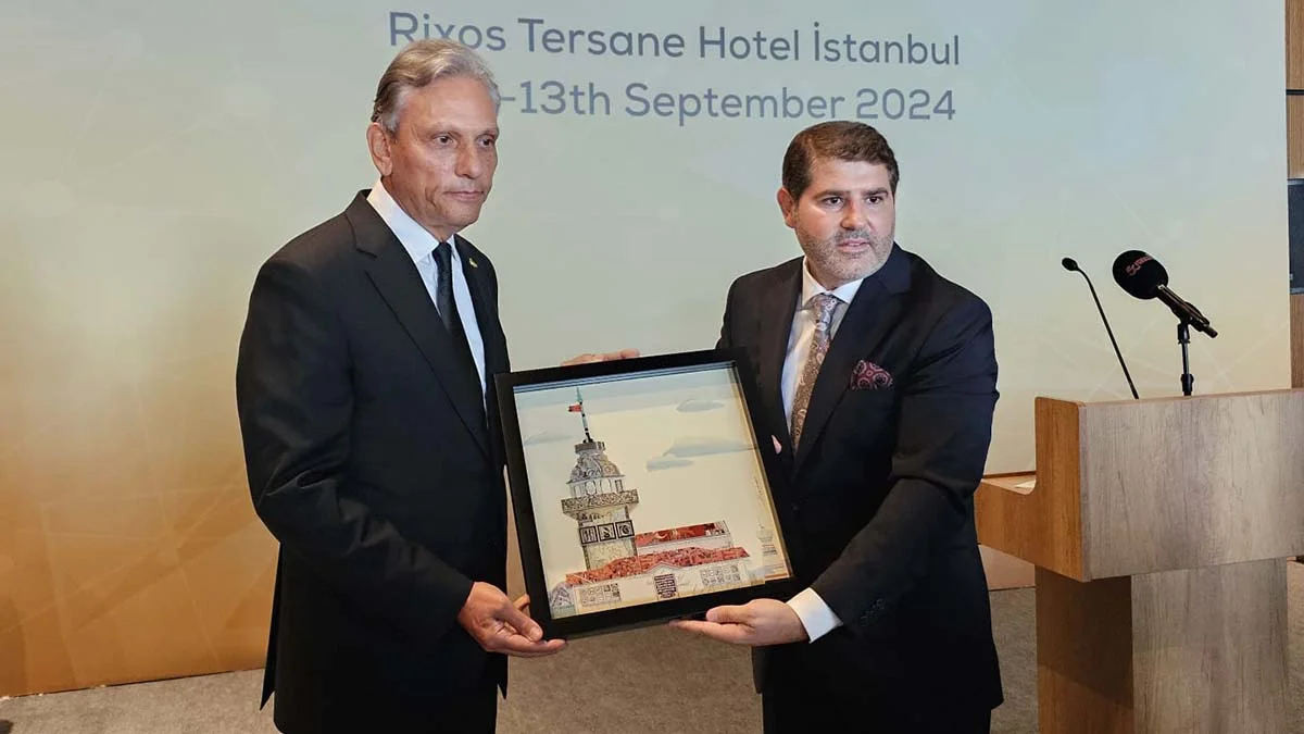 Firuz Bağlıkaya: "Turizmin lokomotifi seyahat acentalarıdır"