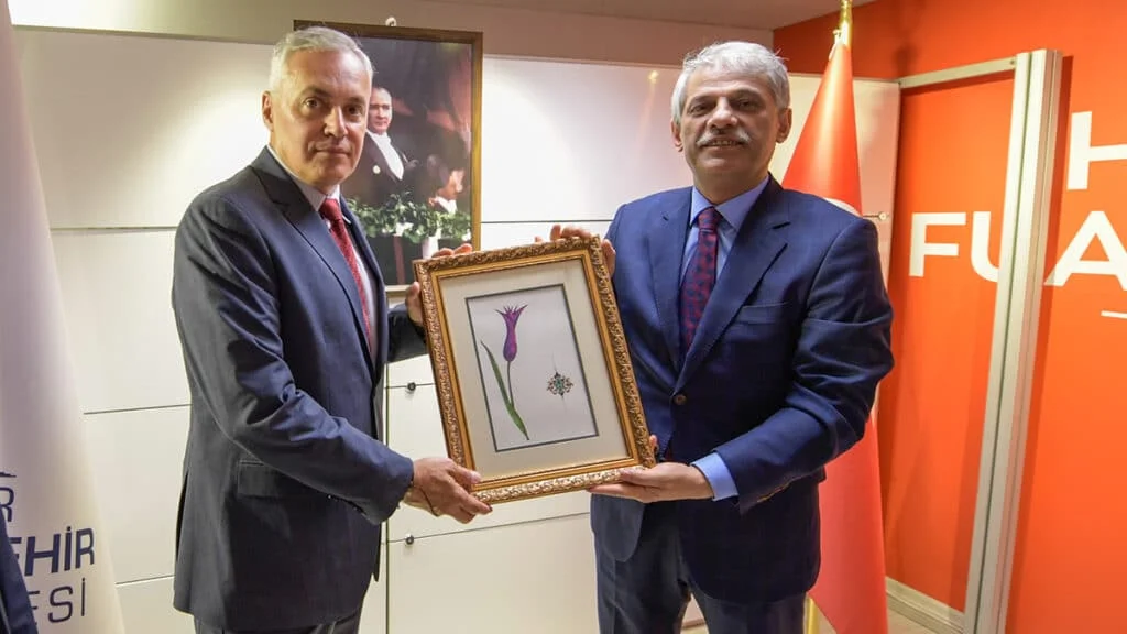 Nadir Alpaslan: “Bu yıl 55 milyar dolar turizm gelirine ulaşmış olacağız”