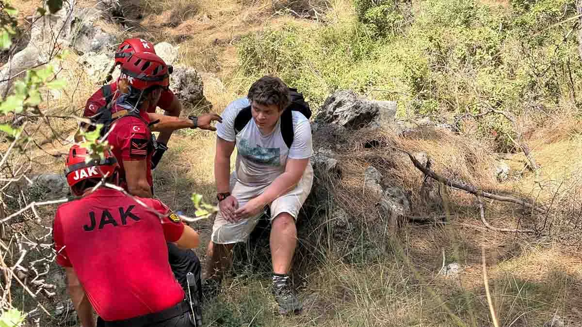 Ormanlık alanda kaybolan Rus turist bulundu