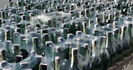 İki otelde 5 bin 250 adet kaçak içki ele geçirildi, otel yetkilileri gözaltına alındı