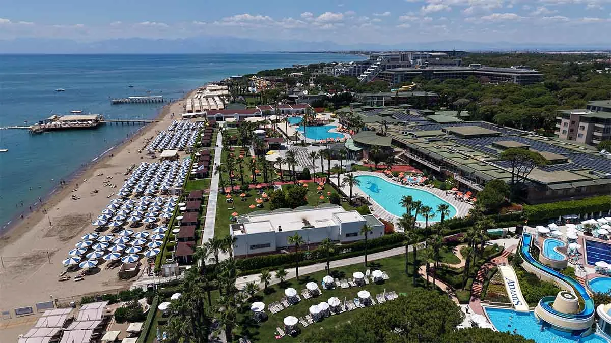 Turizmde iki bayram: Antalya’da birçok otel %100 doluluğu yakaladı