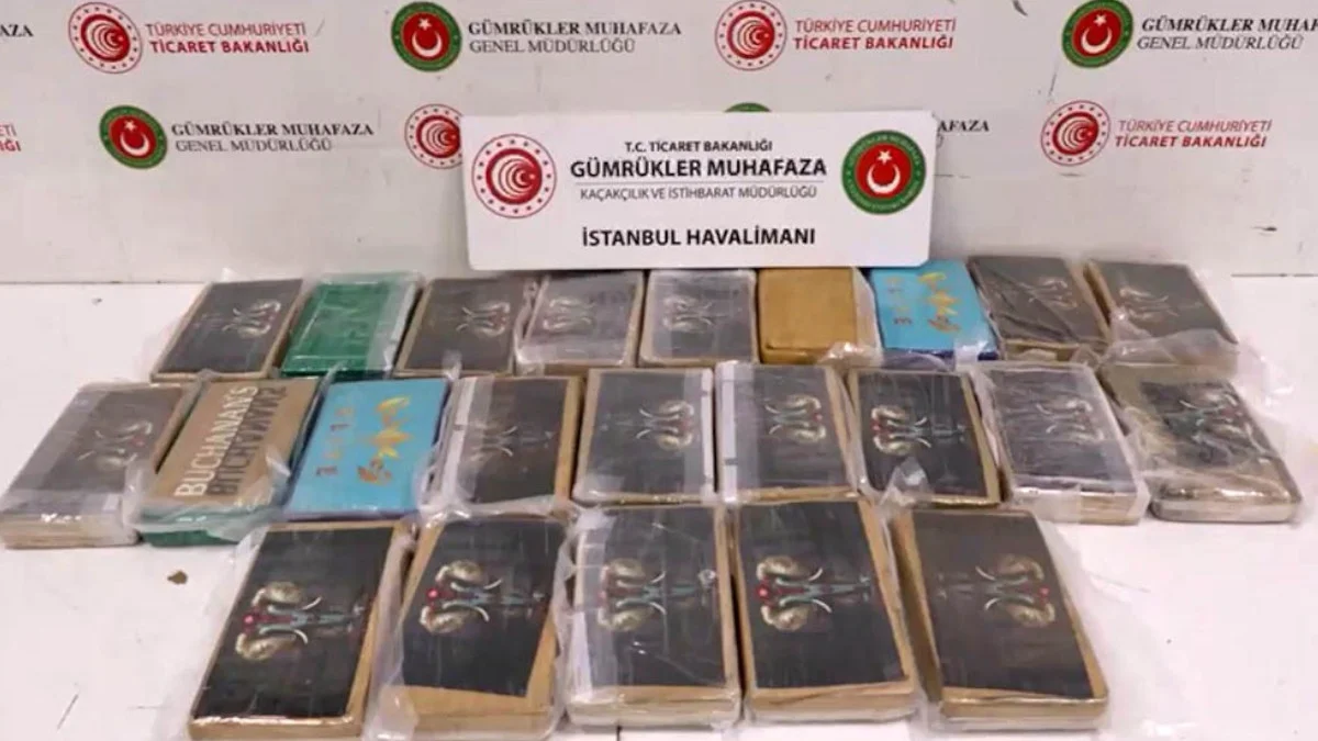 İstanbul Havalimanı'nda 51 kilo kokain ele geçirildi: Şüpheli pilot kıyafeti ile kaçtı