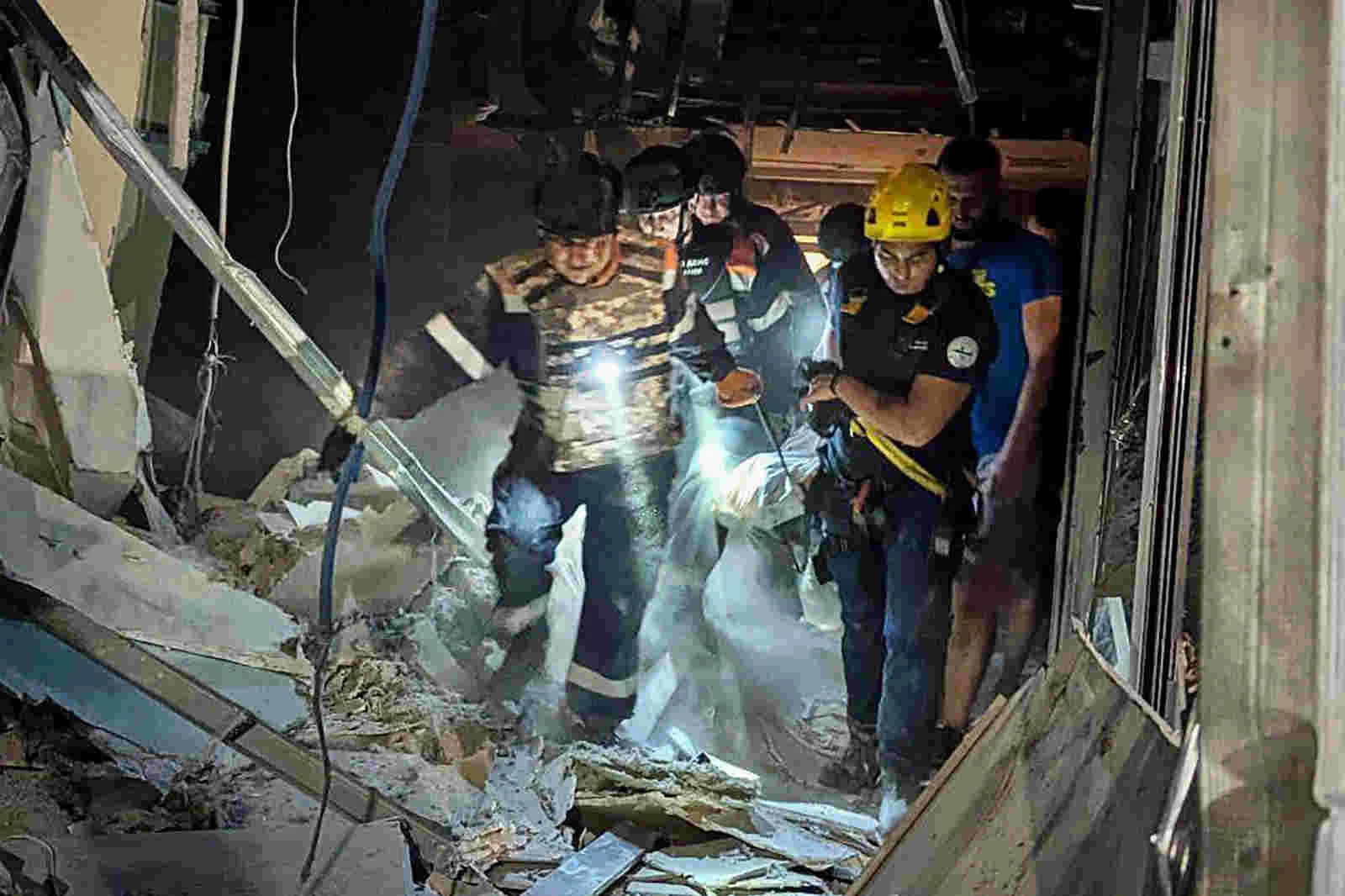 Füze otele isabet etti: 6 ölü