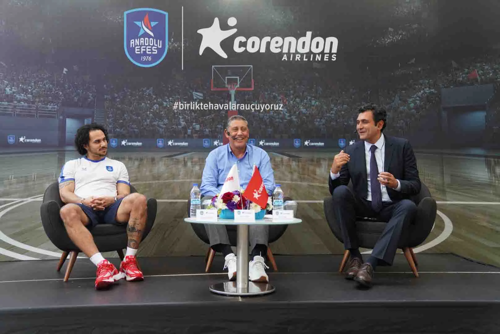 Corendon Airlines ve Anadolu Efes’in güç birliği 5. yılında